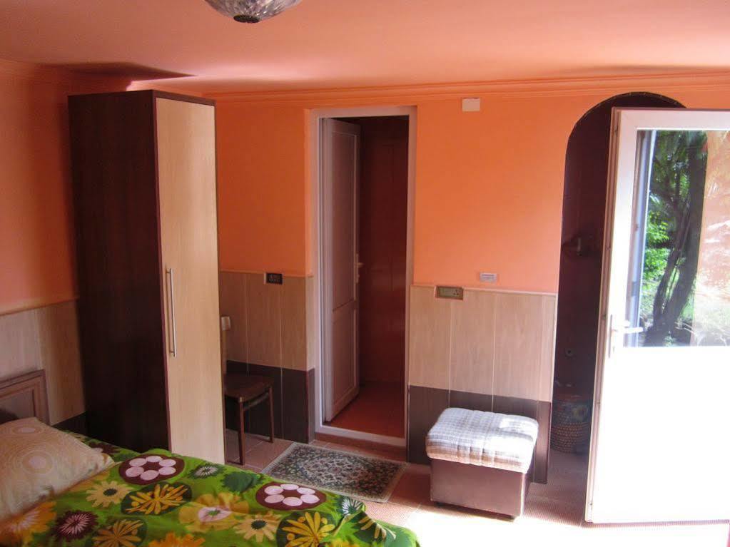 Guesthouse 97 In Batumi Eksteriør billede